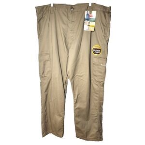 NWT Wrangler Fleece Lined Cargo Pants Men's 42x30 Khaki Tan Relaxed Fit Cotton